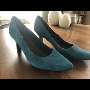 Rockport Blue suede heels sz 8